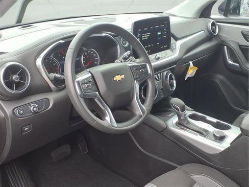 Certified 2025 Chevrolet Blazer LT w/ Convenience Package image 7