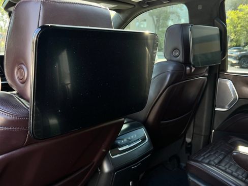 Used 2022 Cadillac Escalade Sport Platinum AWD/4WD image 24
