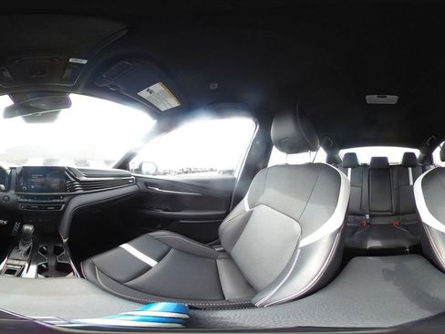 Used 2025 Toyota Camry SE image 40