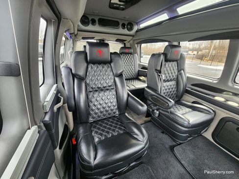 Used 2023 Chevrolet Express 2500 image 6