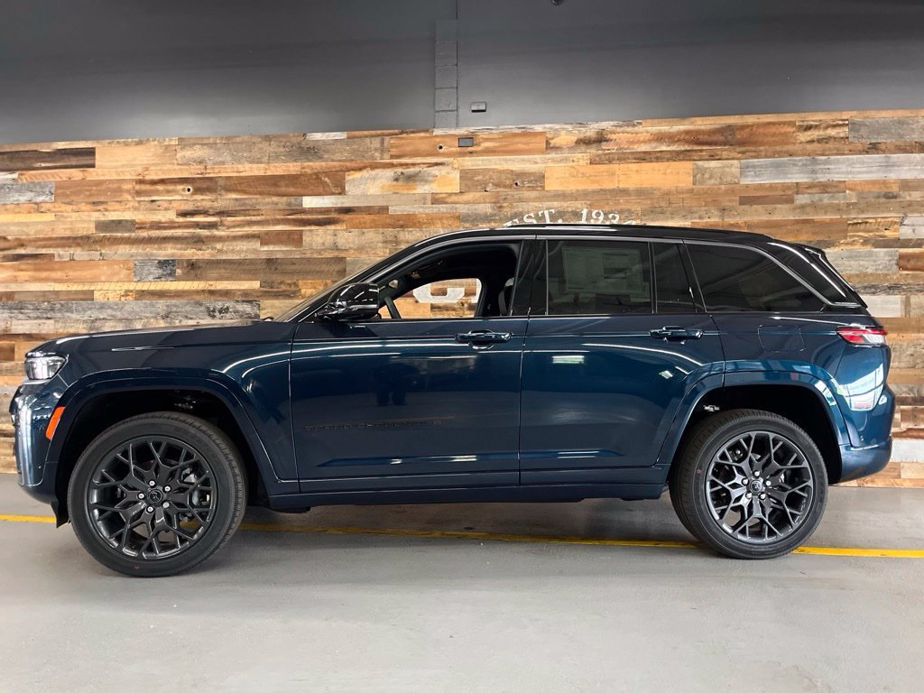 New 2027 Jeep Grand Cherokee Summit AWD/4WD image 15
