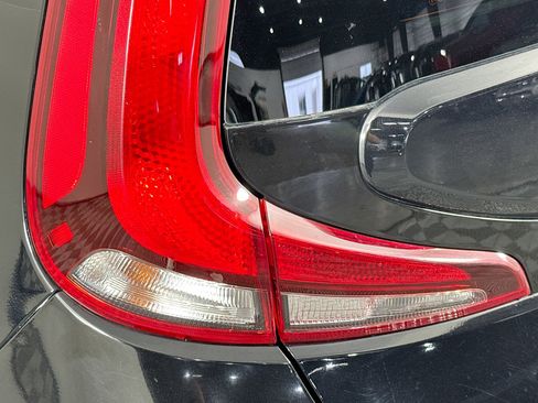 Used 2022 Kia Soul S FWD image 35