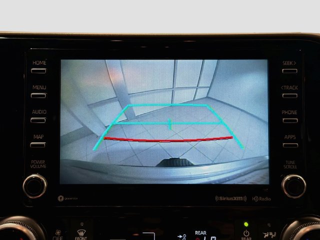 Used 2022 Toyota Highlander XLE AWD/4WD image 11