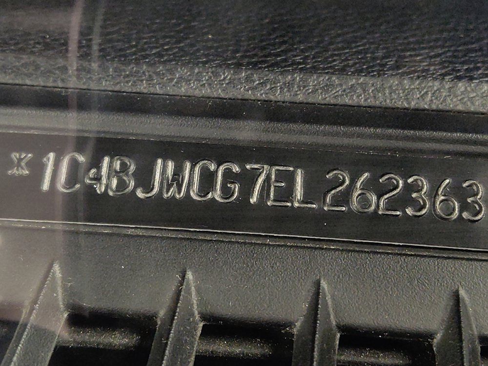 Used 2014 Jeep Wrangler Rubicon w/ Connectivity Group AWD/4WD image 33
