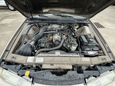 Used 1997 Ford Thunderbird LX RWD image 17