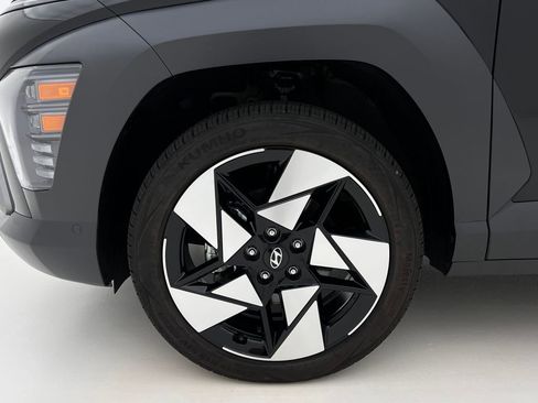 Used 2025 Hyundai Kona Limited image 32