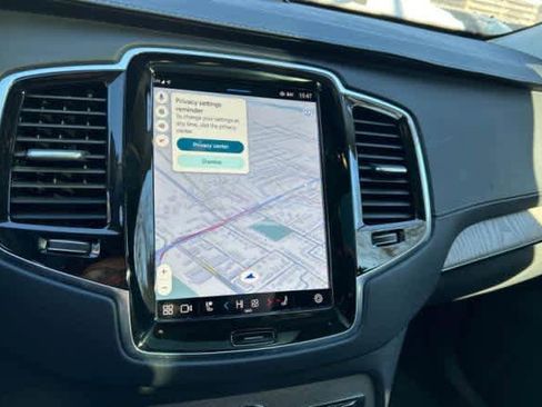 Certified 2023 Volvo XC90 T8 Ultimate w/ Lounge Package image 6