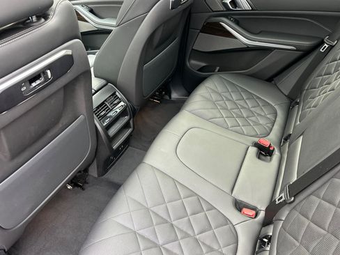 Used 2024 BMW X5 xDrive40i w/ M Sport Package AWD/4WD image 11