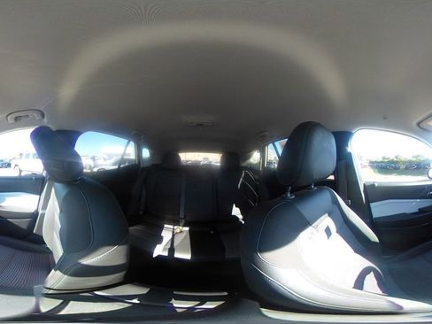 Used 2025 Chevrolet Trax LT image 40