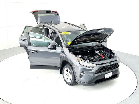 Certified 2021 Toyota RAV4 XLE image 17
