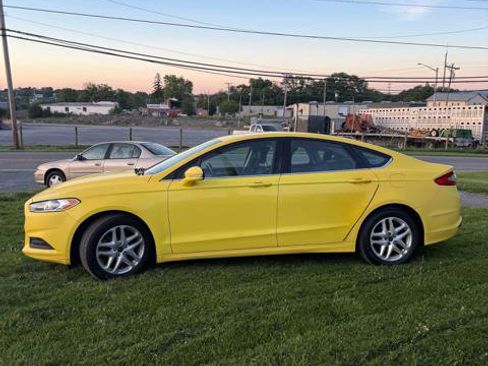 Used 2014 Ford Fusion SE FWD image 5