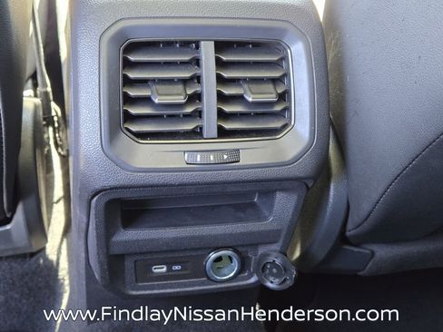 Used 2023 Volkswagen Tiguan SE w/ Panoramic Sunroof Package FWD image 13