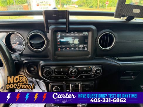 Used 2020 Jeep Gladiator Overland w/ LED Lighting Group AWD/4WD image 23
