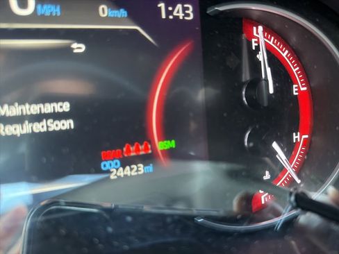 Used 2022 Toyota RAV4 Limited FWD image 4