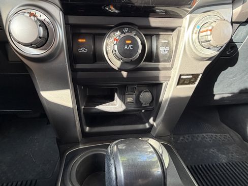 Used 2020 Toyota 4Runner SR5 Premium w/ Moonroof Package AWD/4WD image 28