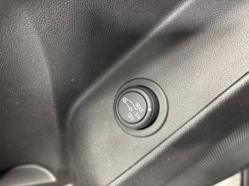 Used 2024 Chevrolet Equinox LT image 29