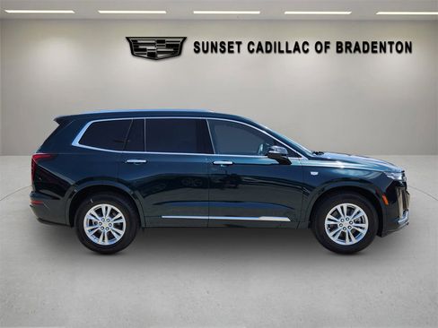 New 2025 Cadillac XT6 Luxury image 8