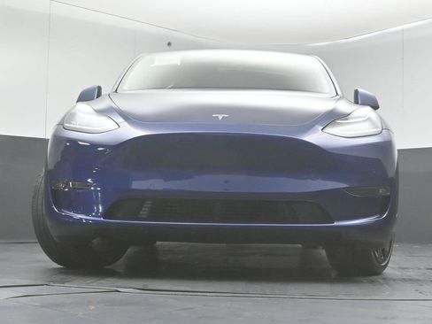 Used 2022 Tesla Model Y Long Range image 29