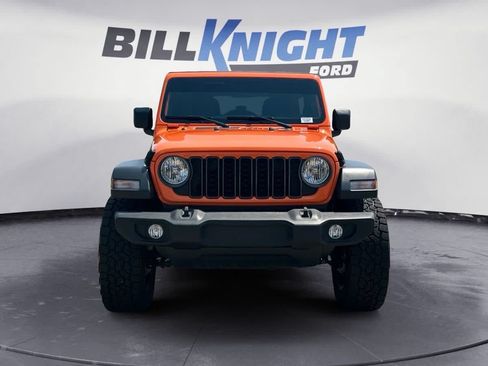 Used 2025 Jeep Wrangler Unlimited Sport AWD/4WD image 2