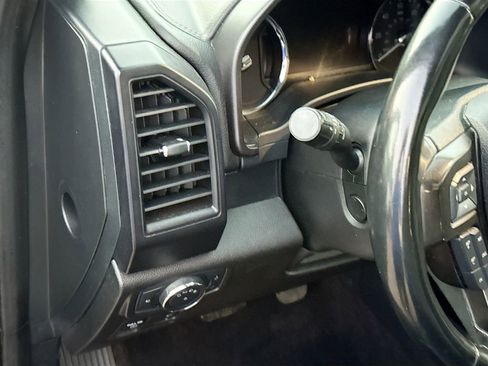 Used 2020 Ford Expedition Limited RWD image 11