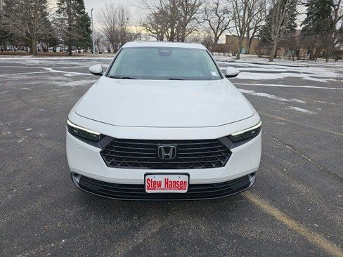 Used 2023 Honda Accord Touring image 9