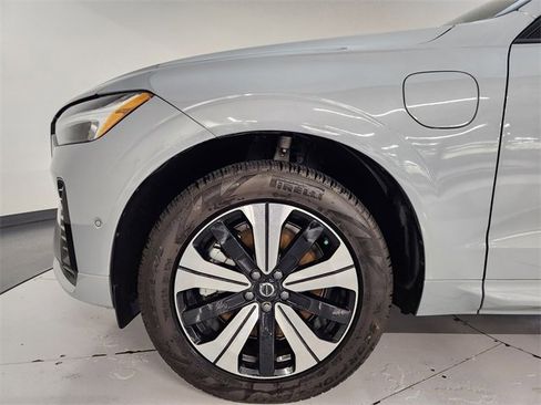 Used 2025 Volvo XC60 T8 Plus w/ Protection Package Premier image 10