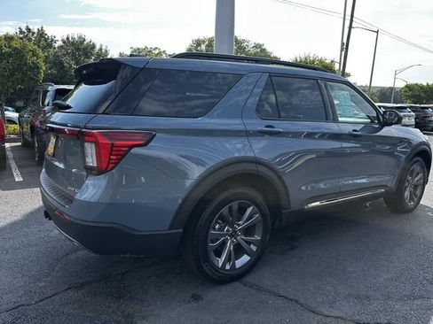 Certified 2025 Ford Explorer Active w/ Active Comfort Package AWD/4WD image 5