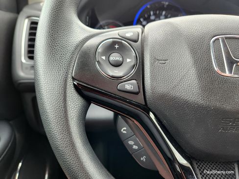 Used 2018 Honda HR-V EX image 32