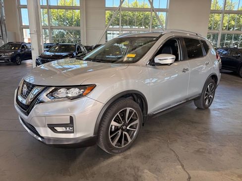 Used 2019 Nissan Rogue SL w/ Premium Package AWD/4WD image 7