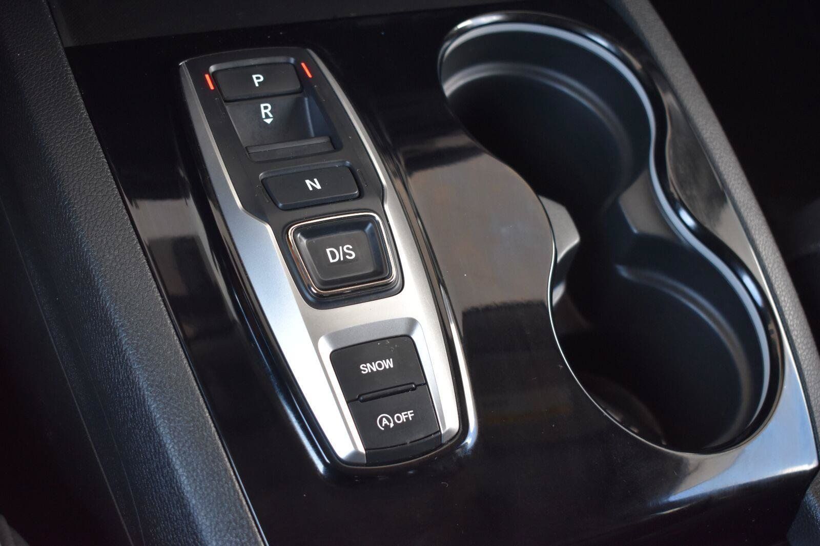Used 2022 Honda Pilot Touring image 11