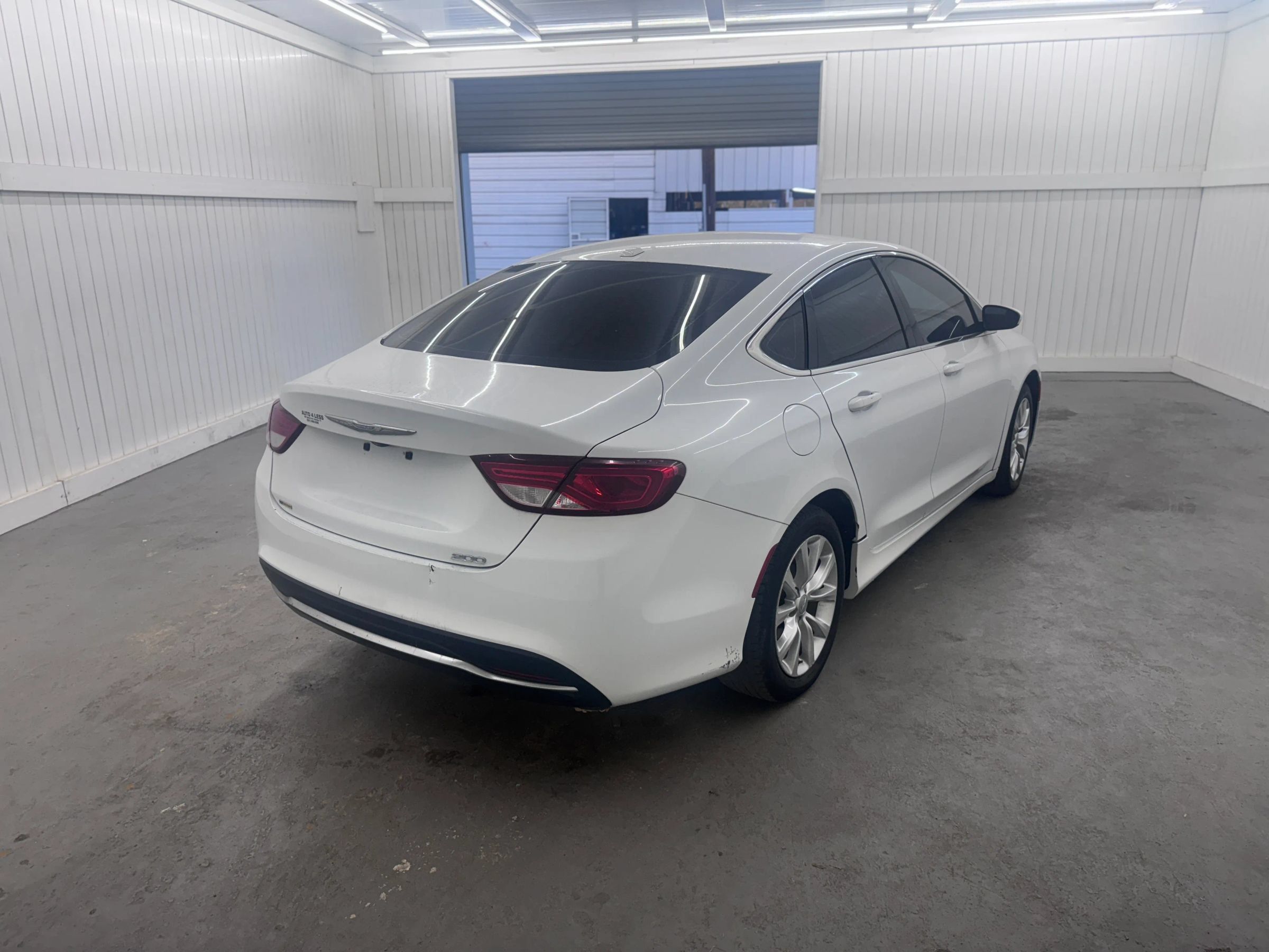 Used 2015 Chrysler 200 Limited w/ Convenience Group FWD image 5