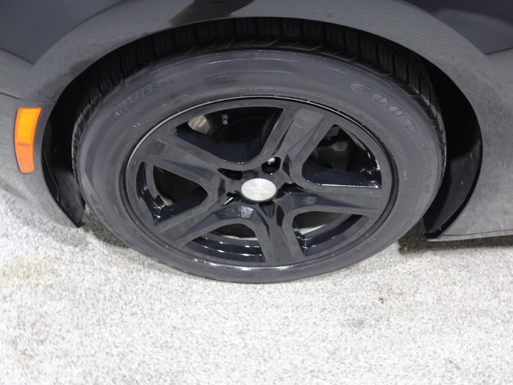 Used 2023 Chevrolet Camaro LT RWD image 8