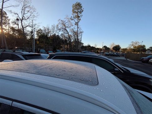 Used 2023 BMW X1 xDrive28i w/ Premium Package image 10