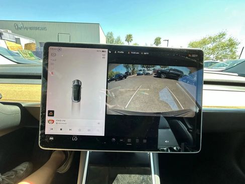 Used 2019 Tesla Model 3 Standard Range image 19