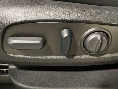 Used 2024 Buick Enclave Essence AWD/4WD image 20