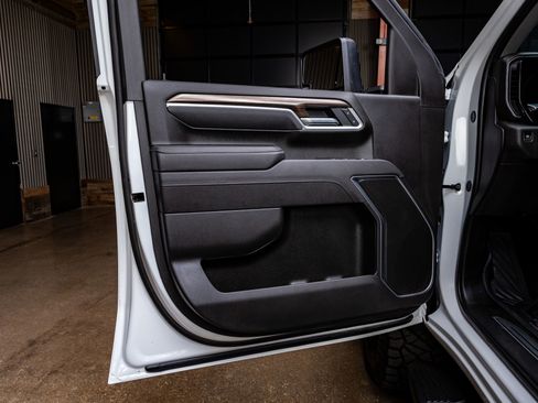 Used 2025 Chevrolet Silverado 2500 LT w/ Texas Edition image 36