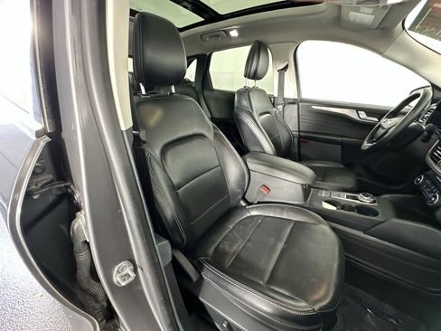 Used 2021 Ford Escape Titanium image 31