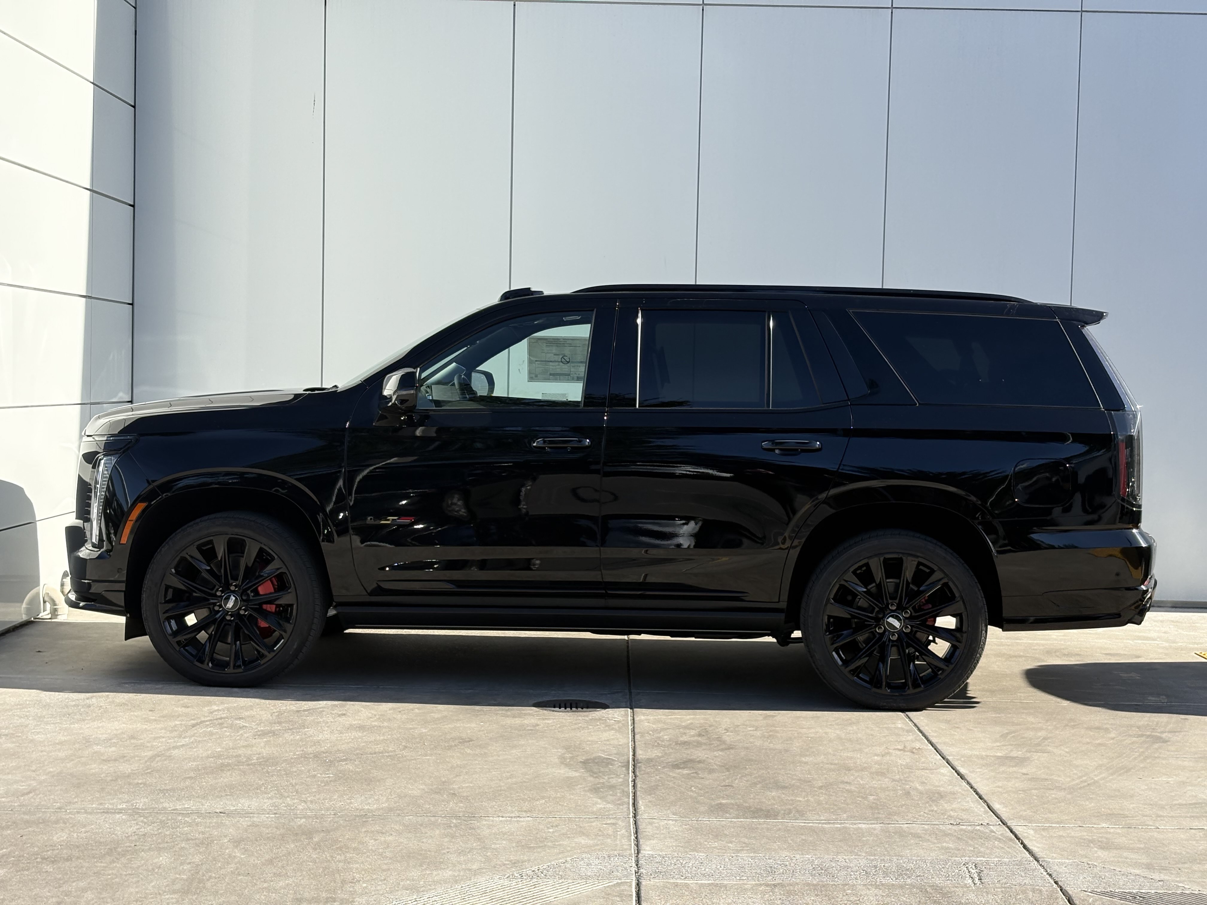 Used 2026 Cadillac Escalade V w/ LPO, ONYX Package AWD/4WD image 4