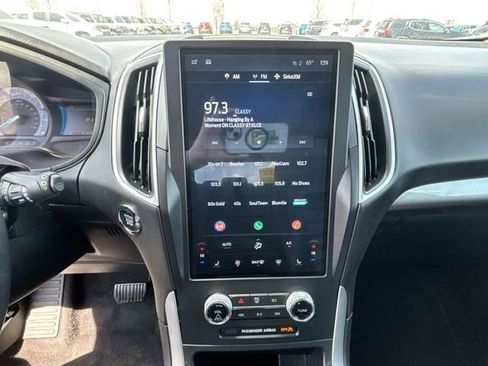Used 2023 Ford Edge SEL image 13