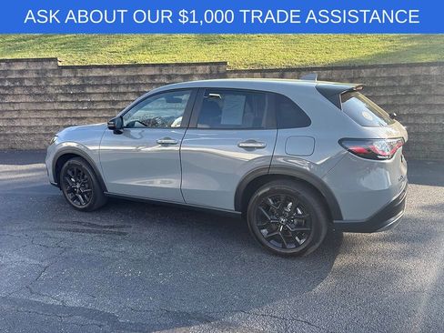 Used 2025 Honda HR-V Sport image 5