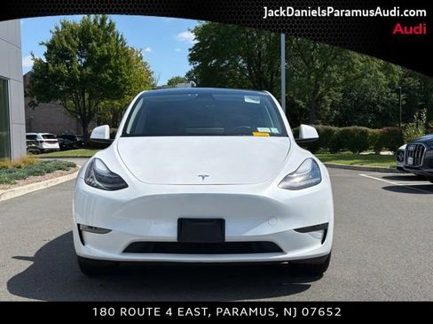 Used 2023 Tesla Model Y Long Range AWD/4WD image 2