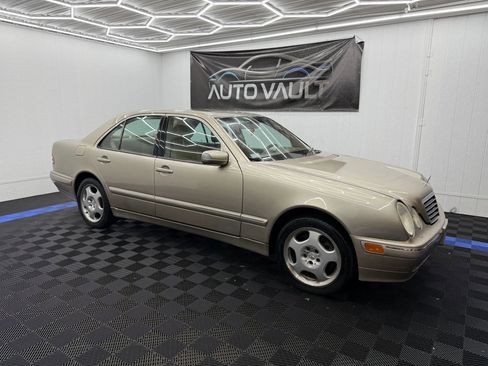 Used 2001 Mercedes-Benz E 430 4MATIC Sedan image 2