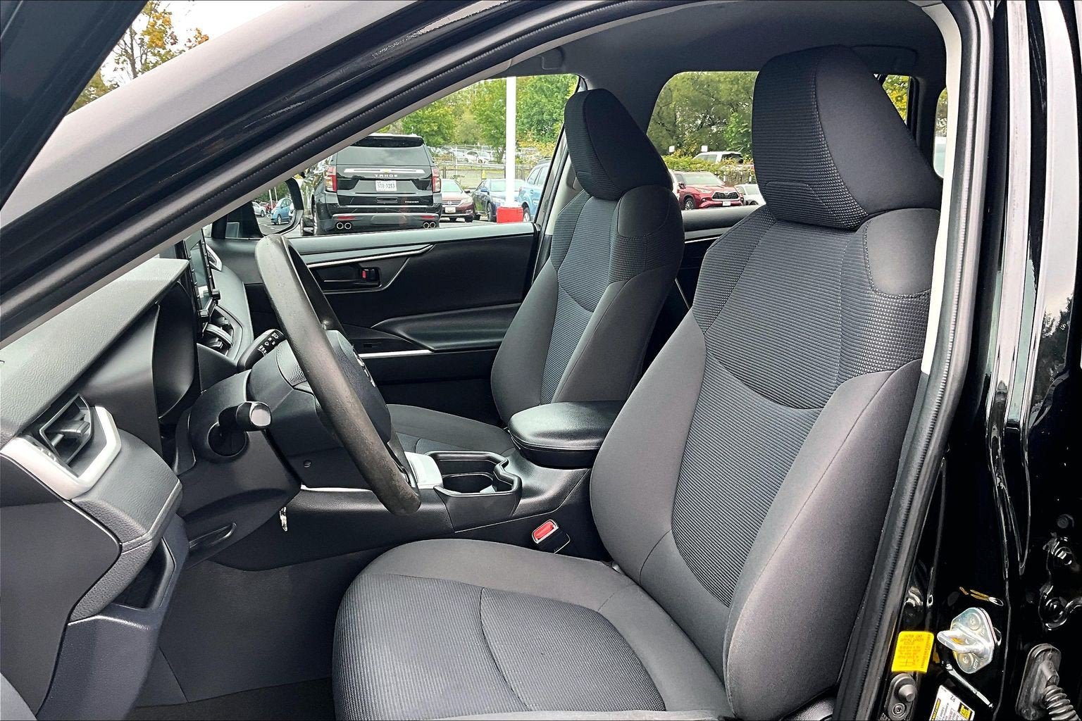 Used 2020 Toyota RAV4 LE w/ Carpet Mat Package FWD image 23