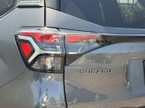 Used 2025 Subaru Forester Limited AWD/4WD image 7