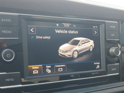 Used 2021 Volkswagen Jetta SE w/ SE Cold Weather Package image 25