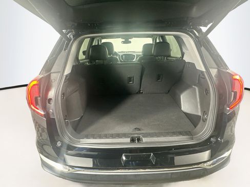 Used 2023 GMC Terrain SLT w/ Infotainment Package II AWD/4WD image 28