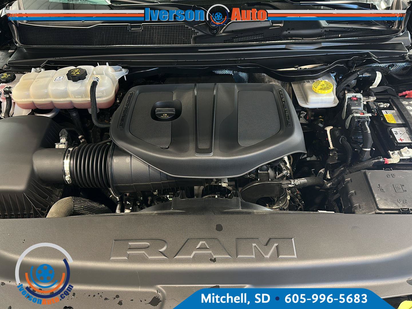 Used 2025 RAM 1500 Laramie w/ Night Edition AWD/4WD image 10