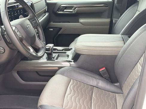 Used 2024 Chevrolet Silverado 1500 ZR2 w/ Technology Package image 15