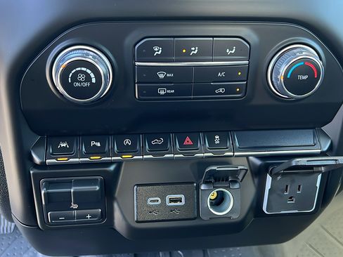 Used 2025 Chevrolet Silverado 1500 W/T w/ WT Safety Package AWD/4WD image 18
