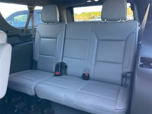 Used 2023 GMC Yukon XL SLT image 30
